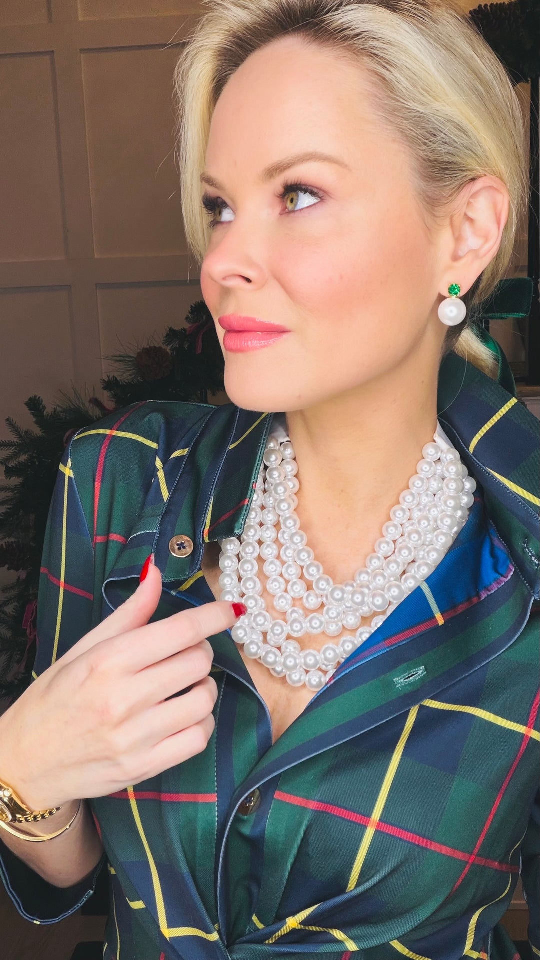 Carolyn - Emerald - Big Stone and Pearl Stud