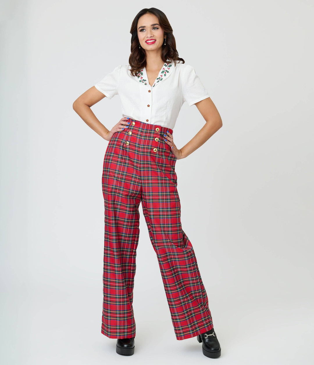 White & Holly Embroidered Collar Blouse