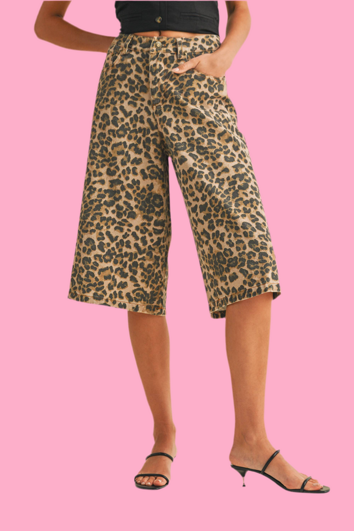 LEOPARD PRINT BERMUDA SHORTS