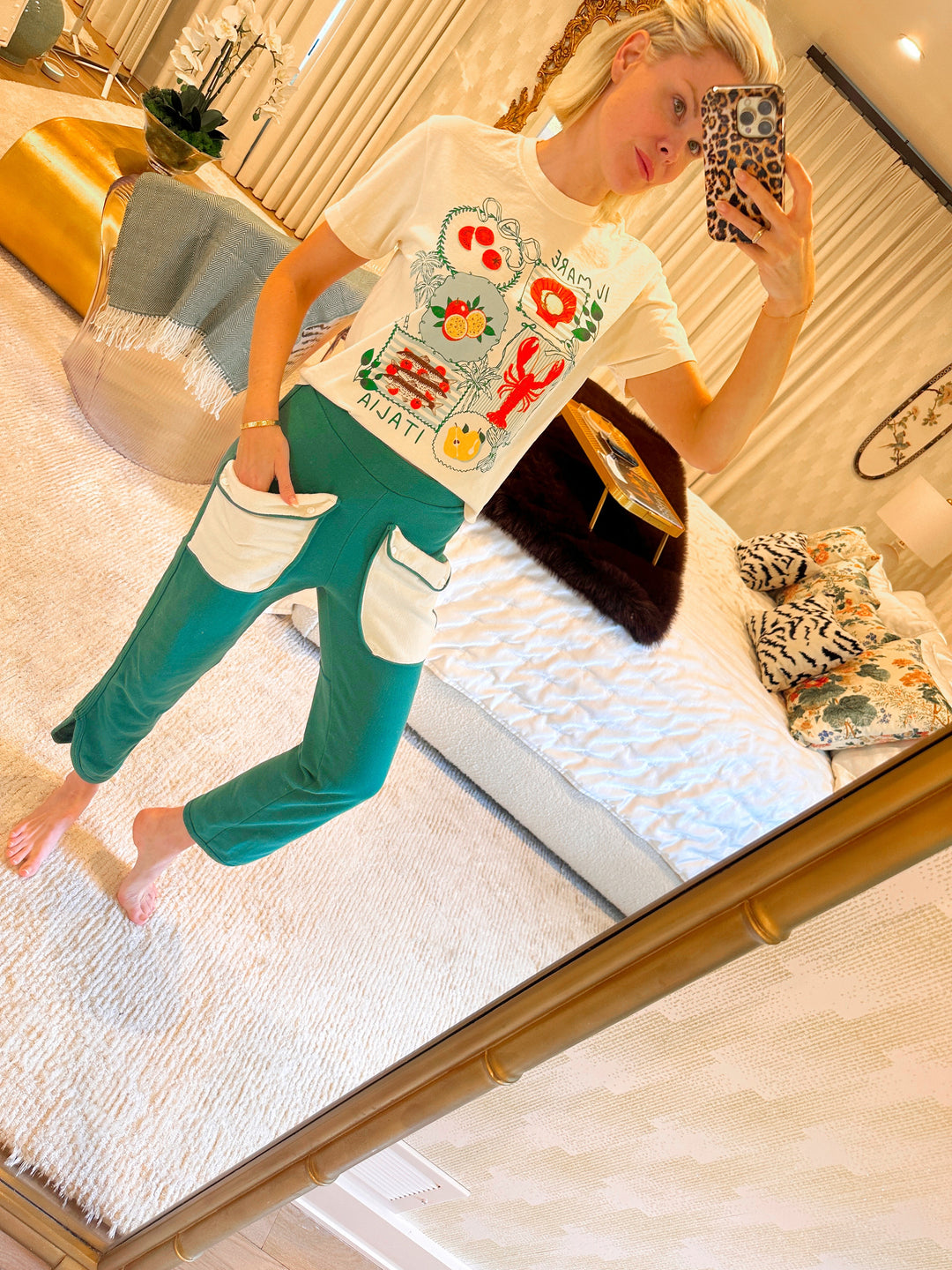 Patched Flap Pockets Rounded Hem Sweatpants